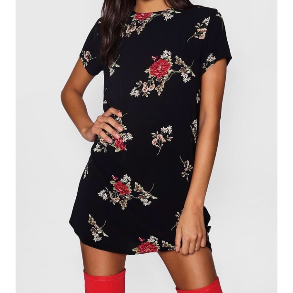 Boohoo Black Floral Short Sleeve Shift Dress with Red Roses